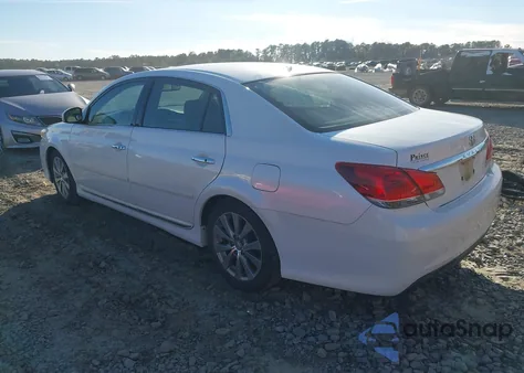 2011 Toyota Avalon Limited z USA, uszkodzony, nr VIN 4T1BK3DB5BU383313